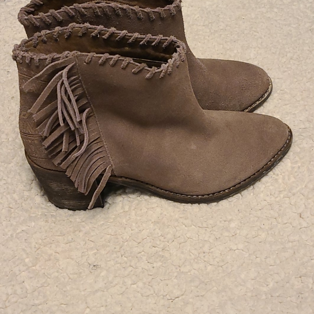 Extra fine sugar suede boots with fray detail 7